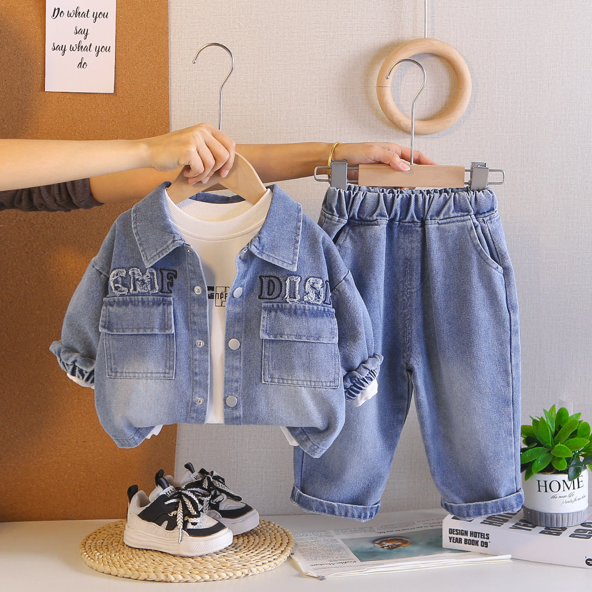 Children wearing denim long sleeved three piece set for babies