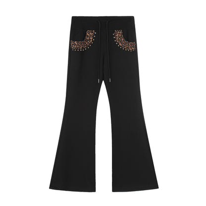 Retro spicy girl with slightly flared pants