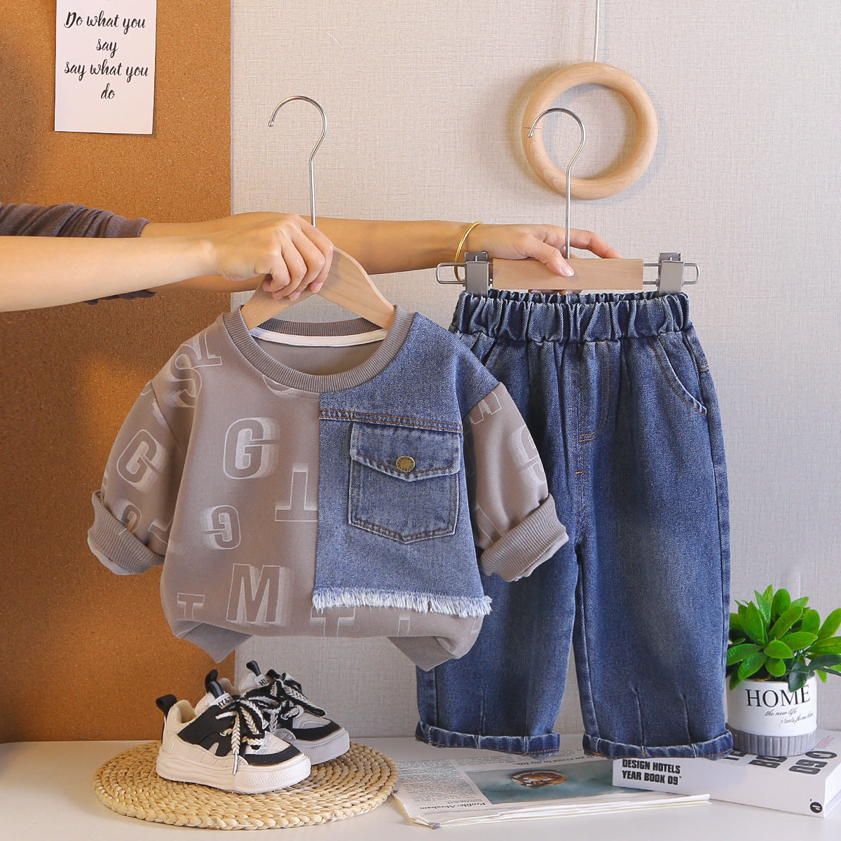 Spring and Autumn Round Neck Hoodie Two Piece Set for Baby Leisure