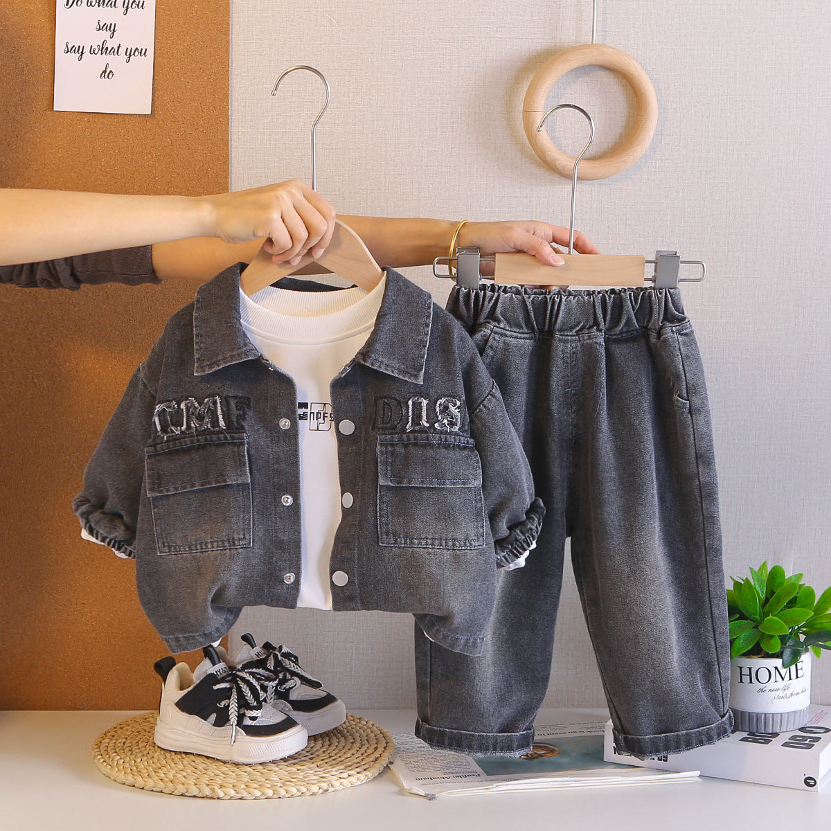Children wearing denim long sleeved three piece set for babies