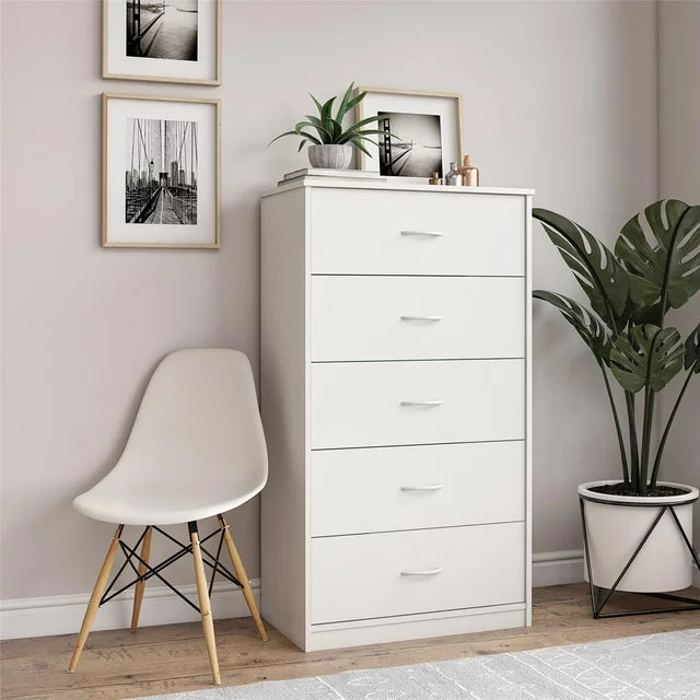 Classic Elegance: 5er-Kommode